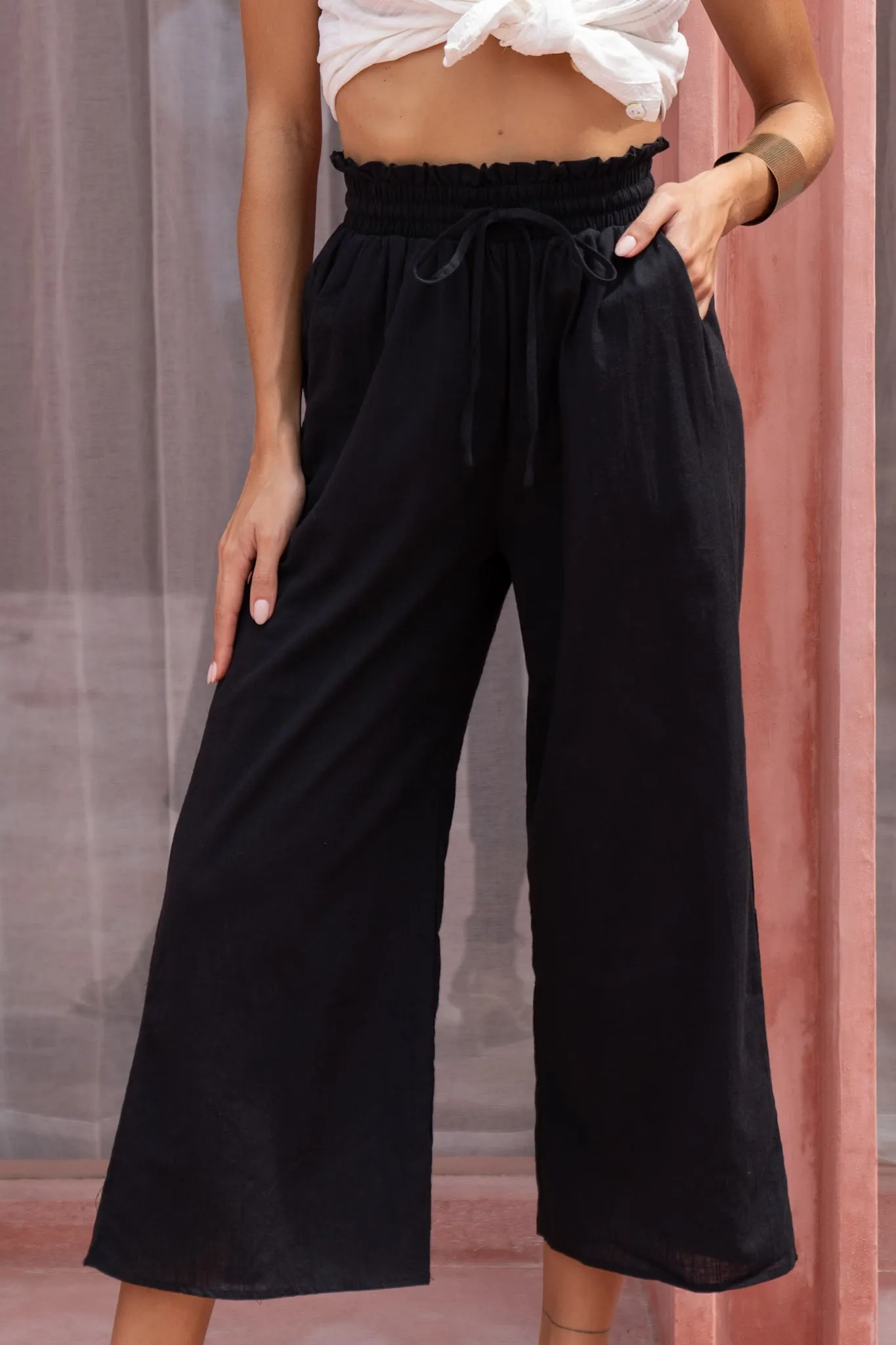 Alyss Black Cropped Pants